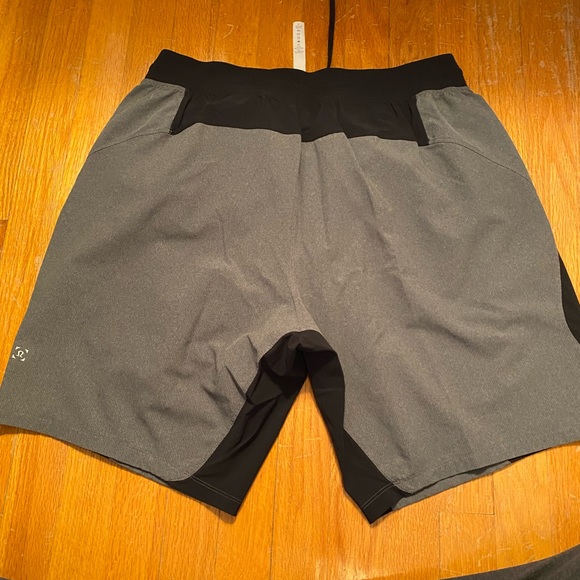 Men’s lululemon shorts XL - Picture 2 of 2